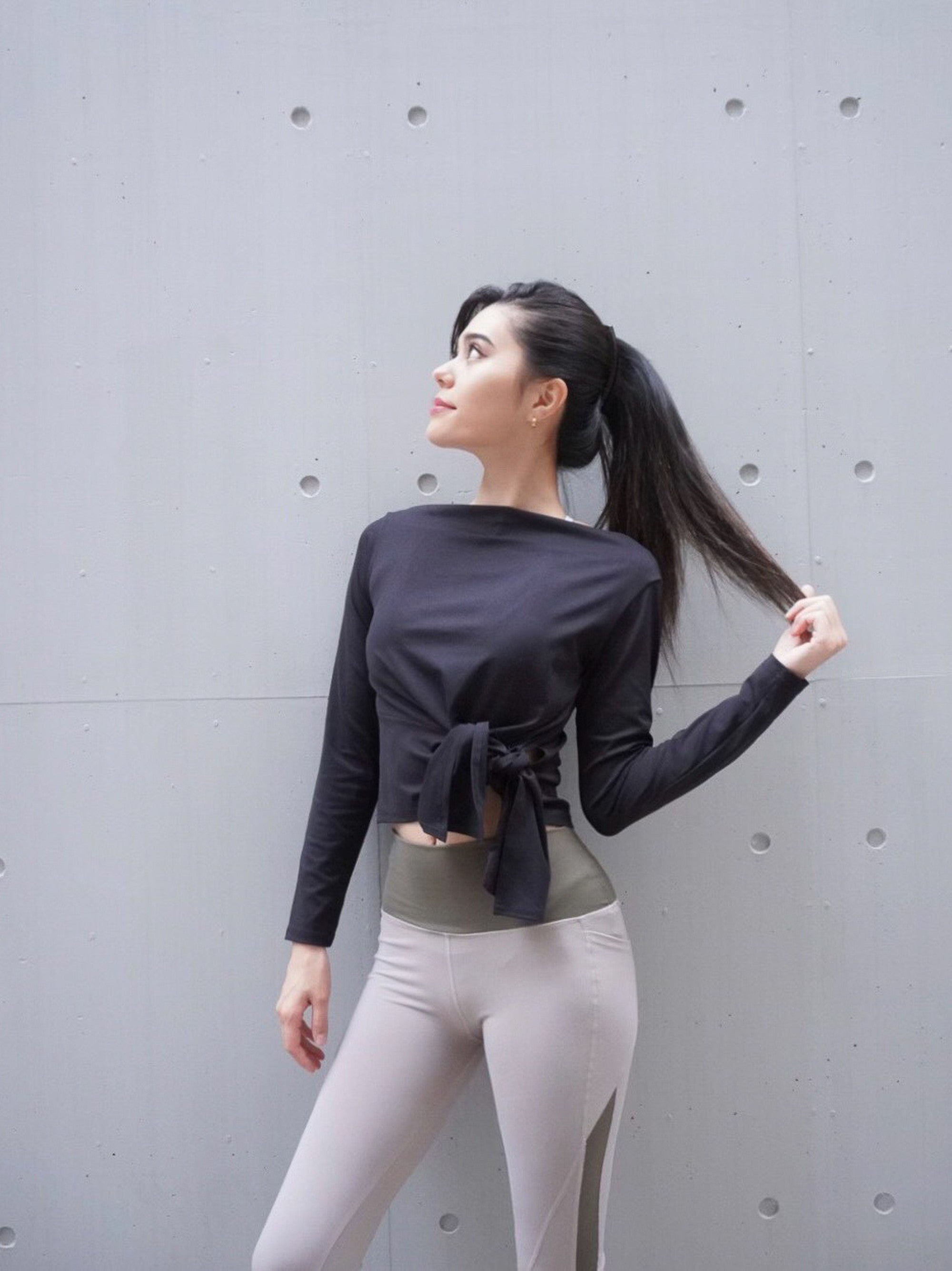 フロントタイアップショート丈ロングスリーブTシャツ